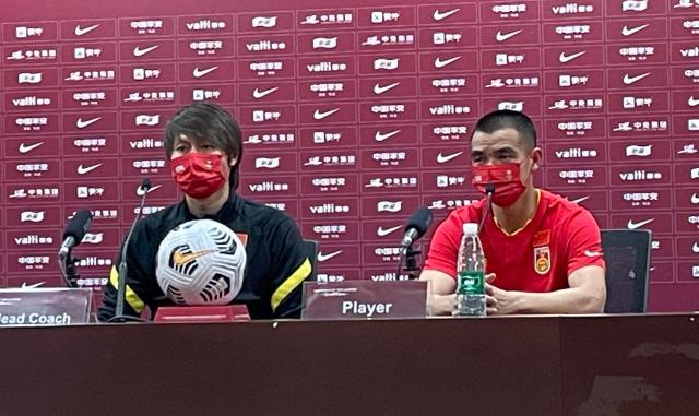 半岛体育官网-李铁：对球员表现满意 用最好的状态对阵叙利亚队